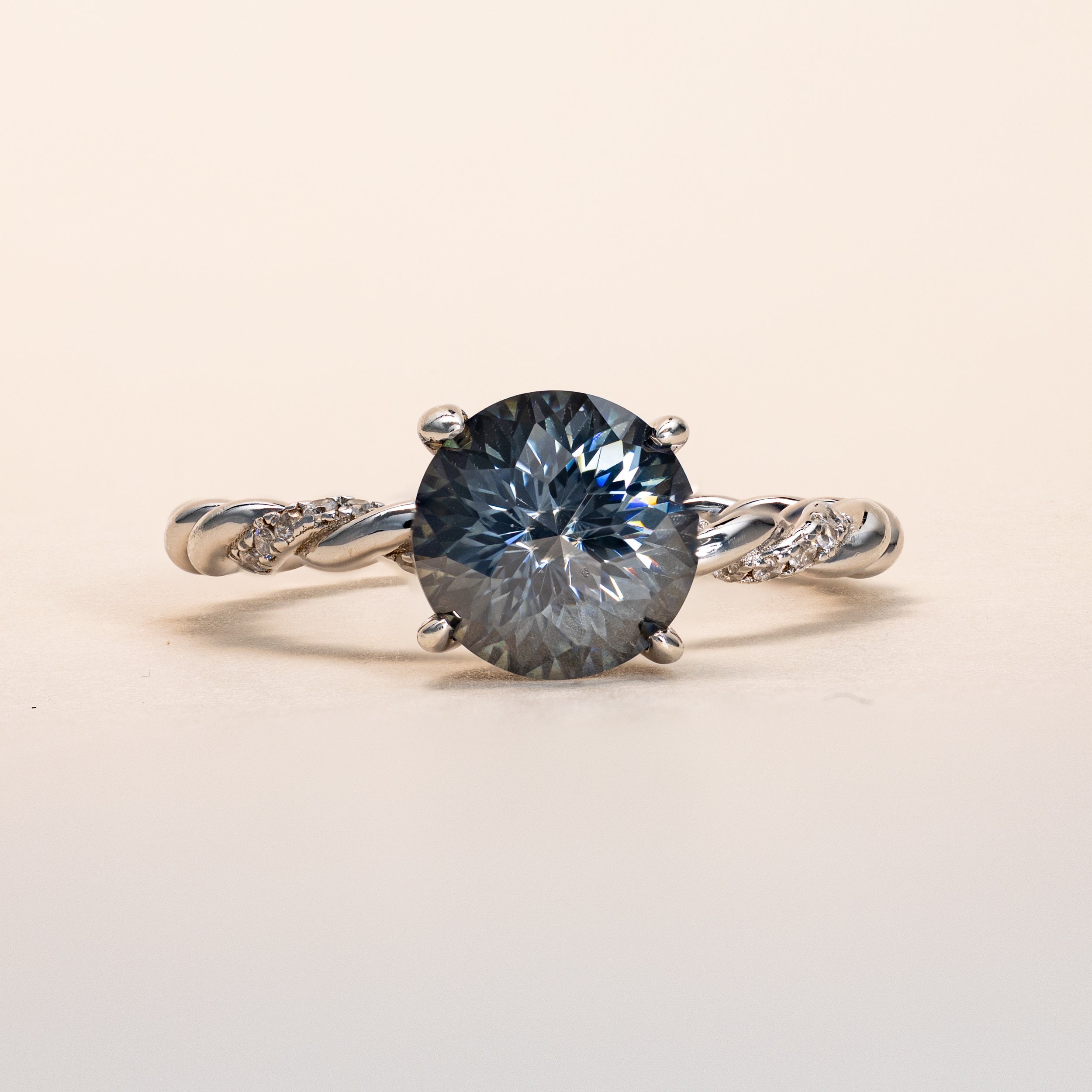 2 Karat, Schwarzer Moissanite