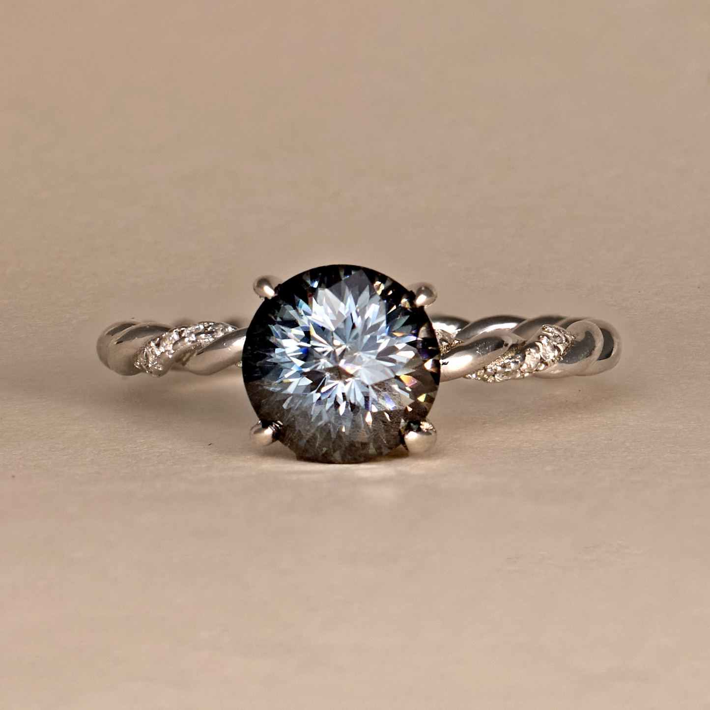 Exklusiver Yourdreamstone™ Verlobungsring – 2 Karat, Schwarzer Moissanite