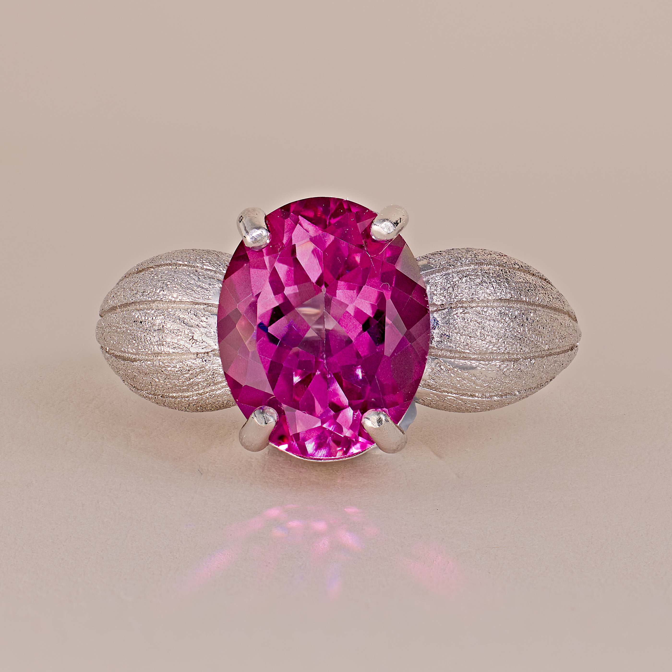 Handgefertigter Silberring mit Pink-Topas