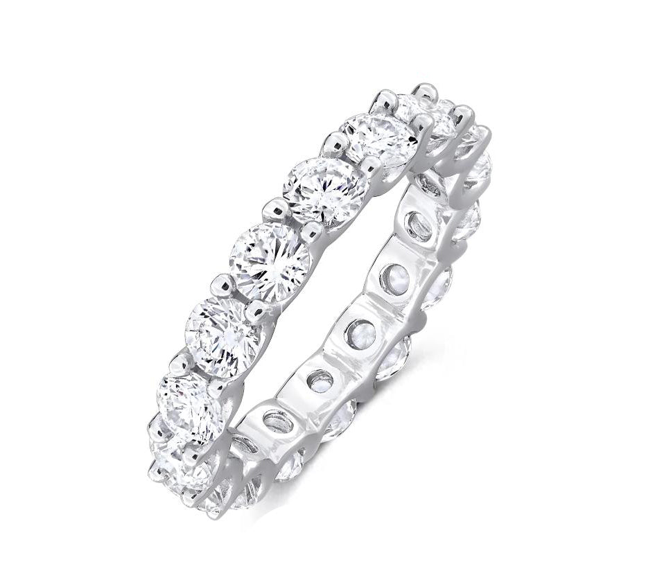 Zeitlose Eleganz – Platin-Eternity-Ring mit exzellenten Diamanten