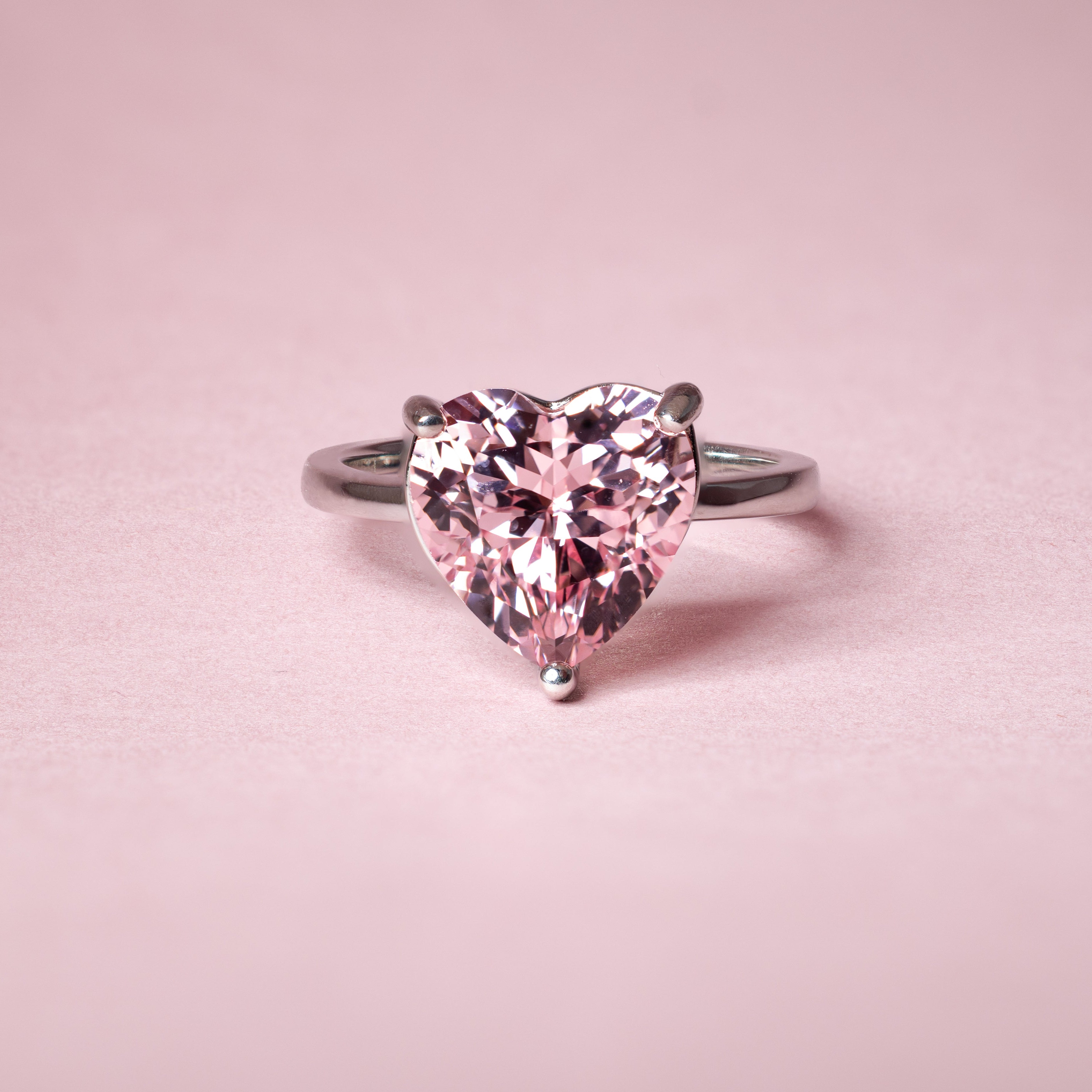Signature Love Verlobungsring: 5-Karat rosa Herzdiamant von Yourdreamstone