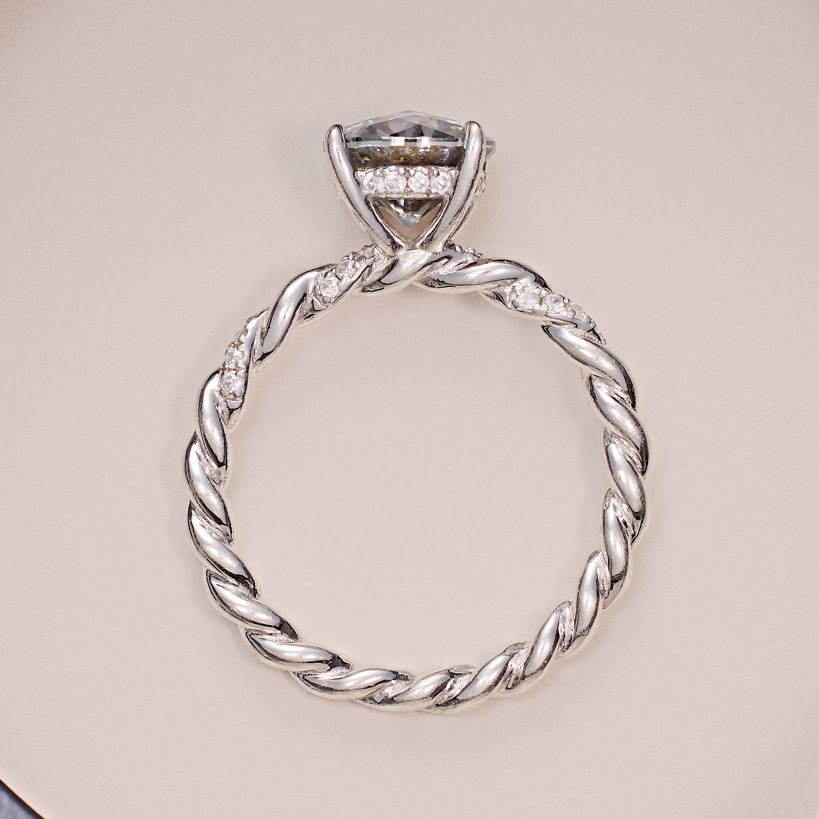 2 Karat, Schwarzer Moissanite