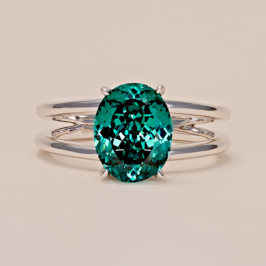 Tiefsee-Schimmer – 4-Karat-Solitär-Ring in Platin-Vermeil mit seltenem Teal-Farbton