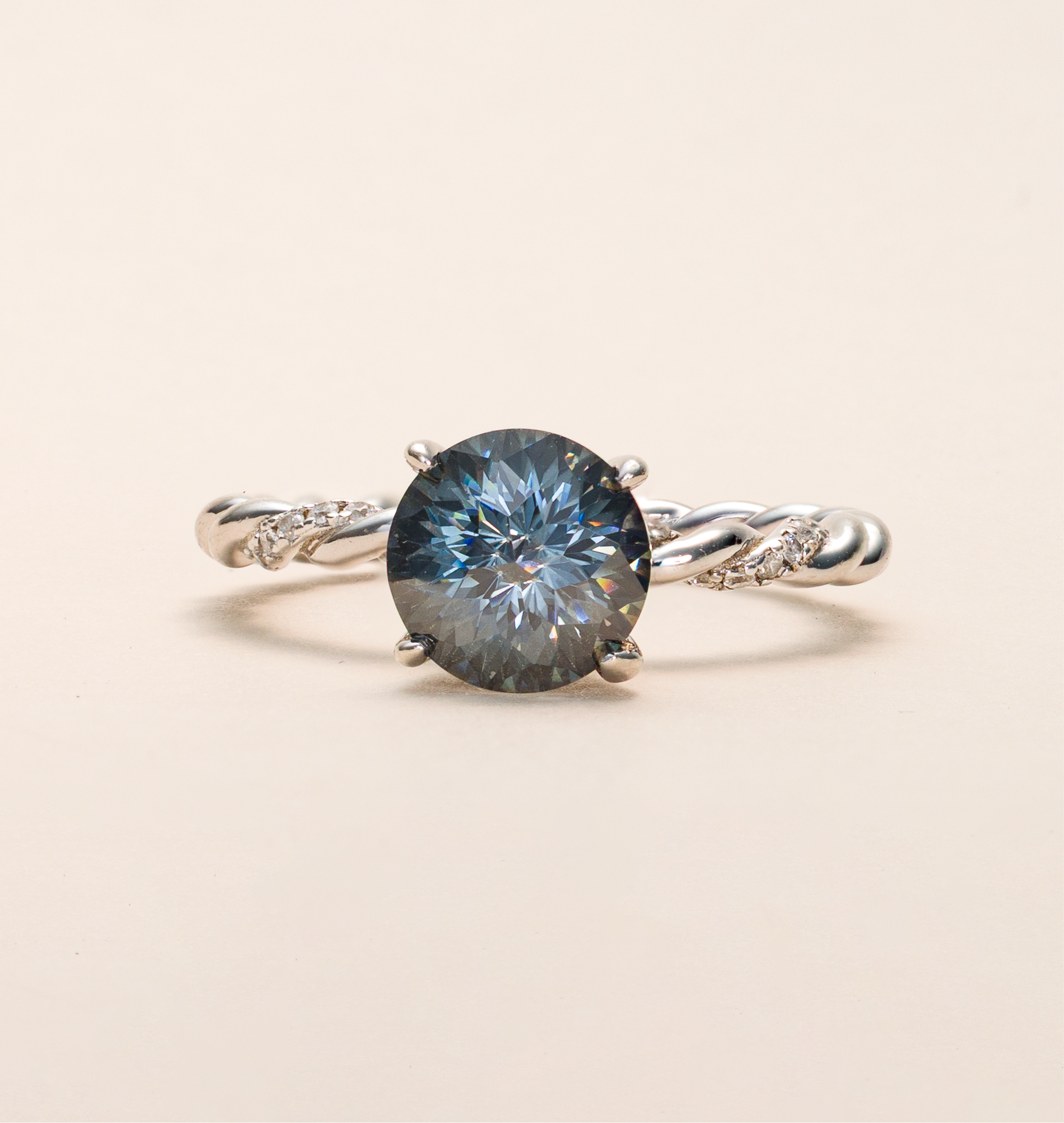 2 Karat, Schwarzer Moissanite